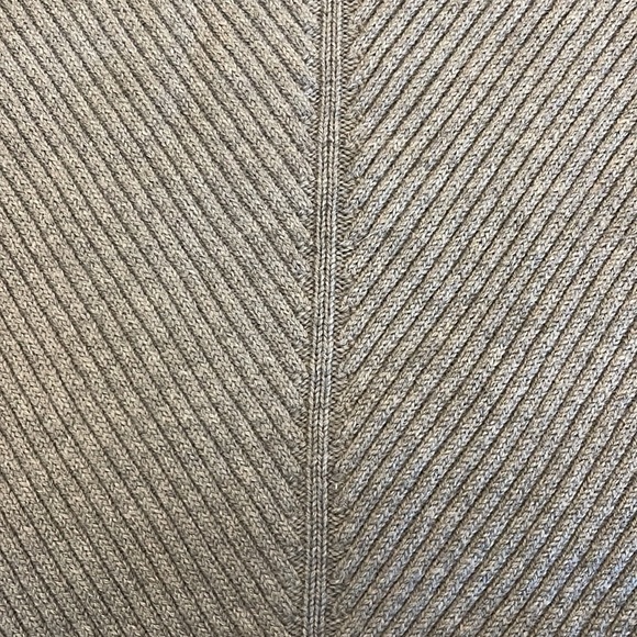 Aritzia | Wilfred Italian Yarn Chevron Knit Sweater - Picture 10 of 15